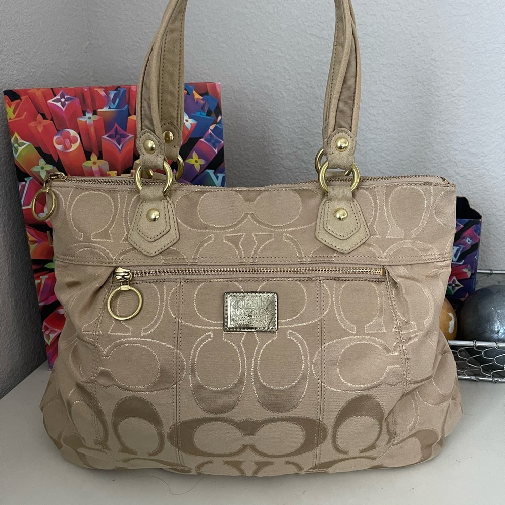 Coach G1193-17890 Poppy Beige and Metallic Gold Shoulder Bag Tote Purse Like New
